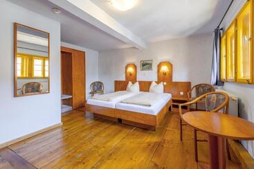 Hotel Watzdorfer Geleitschenke Und Herberge