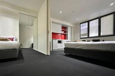 בית מלון כפרי City Edge On Elizabeth Apartment