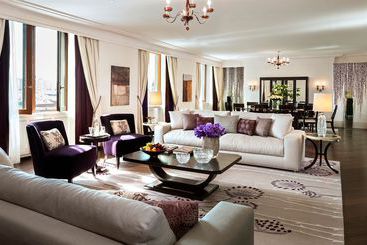 هتل Four Seasons  Moscow