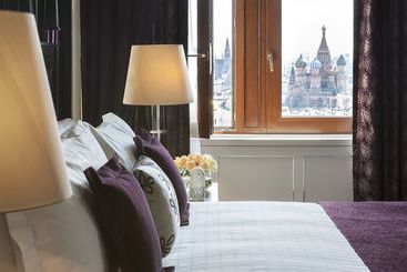 هتل Four Seasons  Moscow