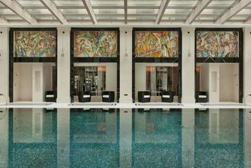 هتل Four Seasons  Moscow
