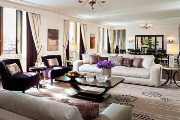 هتل Four Seasons  Moscow