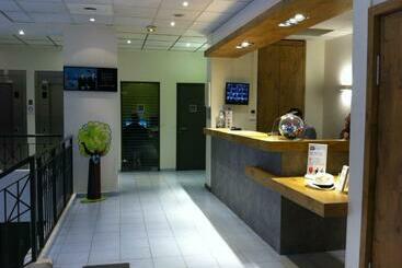 בית מלון כפרי Ibis Budget Nice Aeroport