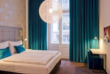 Motel One Vienna   Staatsoper