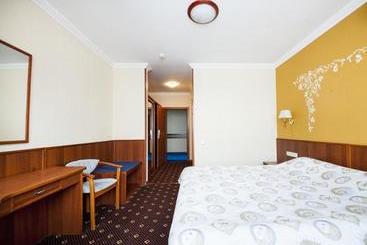 Novy Bereg Hotel Yacht Club