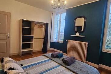 住宿加早餐  Chambres Et Gîtes Les Deux Chênes Près De Bergerac