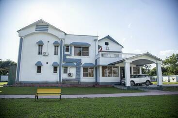 ホテル Ramsai Tea & Wildlife Resort