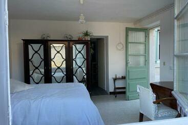 ベッドアンドブレックファースト Parfums Du Bois