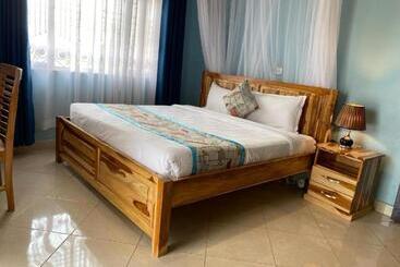 هتل Mary Keeri Suites