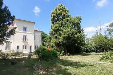 ベッドアンドブレックファースト Chambres D Hôtes Les Bruyères