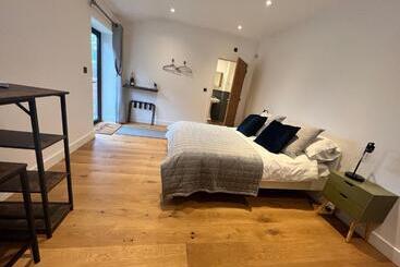 مبيت وإفطار Lavender Retreat