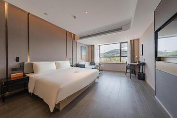 Atour Hotel Wuxi Yuantouzhu Scenic Area Qianrong Road