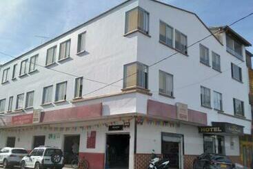 ホテル Dorado Puerto Berrio