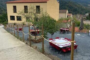 호텔 Hostal Restaurant Mussons