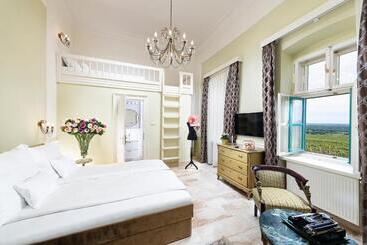 ホテル Kincsem Kastély