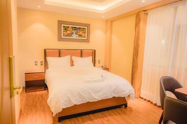 هتل R&n Shullkas Suites