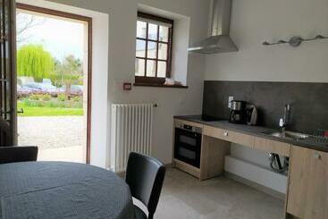 アパートホテル Junior Suite Triple Pmr Résidentielle Avec Cuisine Au Manoir De Mathan à Crépon 5mn D Arromanches Et