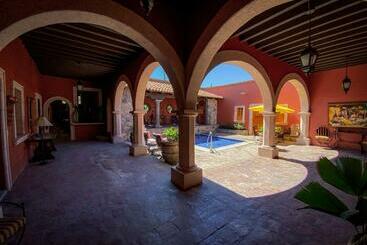 פנסיון Ito álamos