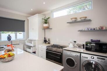 פנסיון No 4 Boutique Beach House