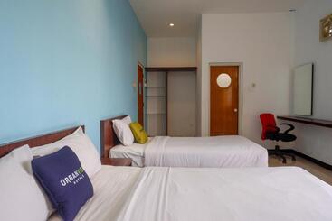 Urbanview Hotel Artama Simpang Lima By Reddoorz