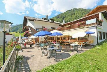 Bed and Breakfast Gasthof Albergo Neuwirt