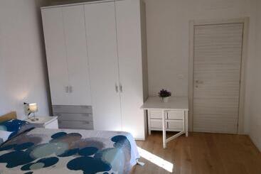 تختخواب و صبحانه Morandi S