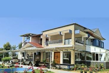 민박 The Periaheights