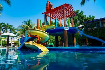 ホテル Balneario Y Cabañas Isis