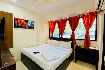 酒店 Deluxe Inn Stay Near Kokilaben Dhirubhai Ambani Hospital