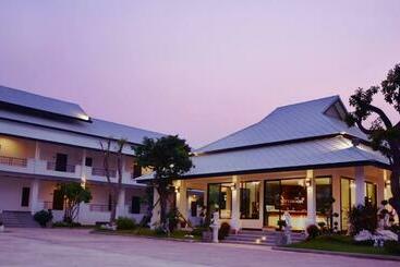 Отель Rittiboon Vintage Phare