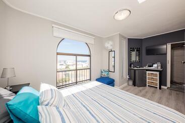 פנסיון Big Blue Accommodation