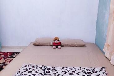 Пансион Barrel Homestay   Near Mentawai Fast Ferry, Cooking Class, Transport   Tour Bukittinggi By Nginapdip