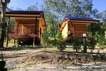 Resort Baan Panseng Bungalow