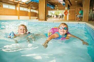 אתר נופש Woodland Vale Holiday Park