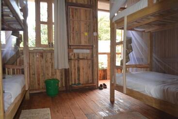 هاستل Jinja Backpackers