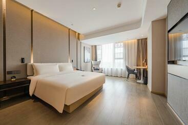 Atour Hotel Jiaxing Pinghu