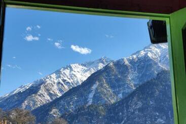 فندق Mount Kailash