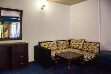 酒店 River View Banquet & Resort