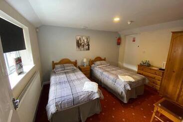 Общежитие The Plough Inn Wigston