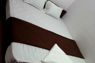 فندق Emirates Residency