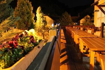 Отель Obecná škola