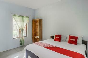 בית מלון כפרי Oyo 90988 Tangkoko Jungle Homestay