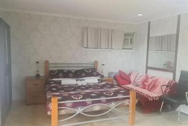 פנסיון Jjjgm Place @ Alex Hills