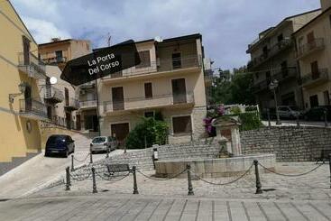 بنسيون La Porta Del Corso