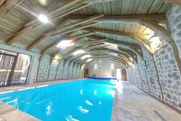 膳宿费 Les Fayards