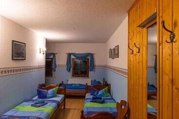 Pension Und Gaststätte Zur Knappenschänke