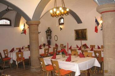 호스텔 Alte Poststation Goldener Hirsch