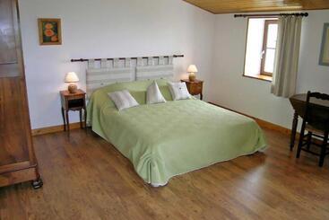 住宿加早餐  Chambres D Hôtes Domaine Le Fragnaud