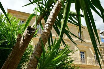 ベッドアンドブレックファースト Demeure Sainte Clotilde, événementiel Et Chambres D Hôtes à Neffies