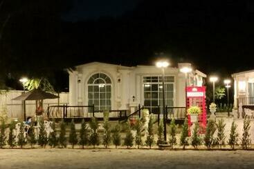 مبيت وإفطار Khaoyaitriplefive